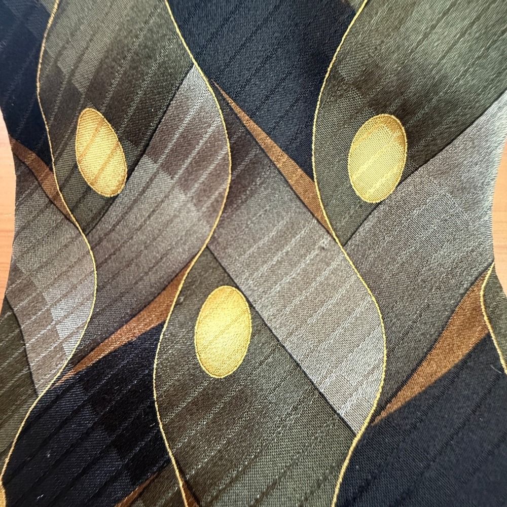 ZIGGURAT Mens Geometric Abstract Oval Pattern‎ Silk Neck Tie